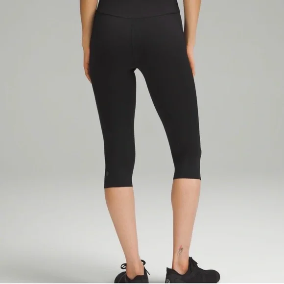 Worn Once Lululemon Base Pace Cropped 17” Leggings Size 12 - Picture 2 of 5